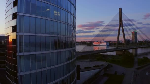Вид Современный Небоскреб Строящиеся Новые Башни Левом Берегу Даугавы Риге — стоковое видео