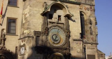 Çek Cumhuriyeti, Prag. Eski Şehir Meydanı. Eski Belediye Binası eski astronomik saati. 4k