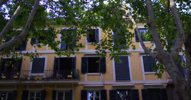 Old house with beautiful facade. Passeig del Borm, Palma de Mallorca, Spain. Shot in 4k slow motion. — Stock Video