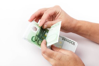 100 euro banknot sayma eller