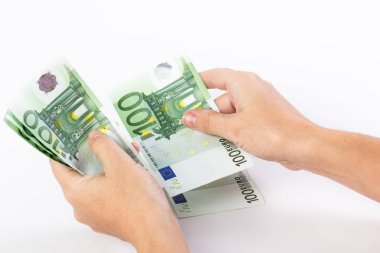 100 euro banknot sayma eller