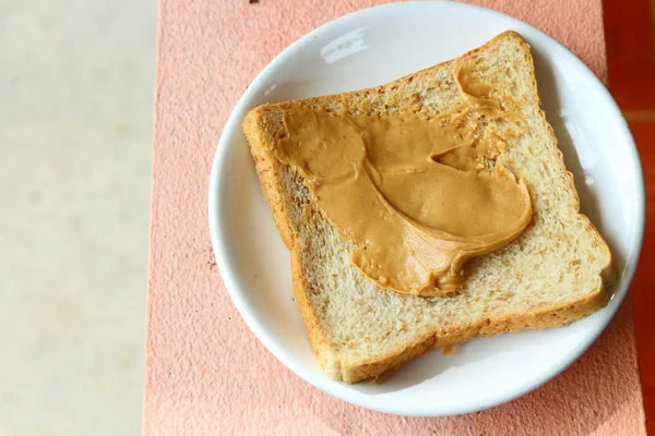 Mantequilla de cacahuete de trigo para el desayuno — Foto de Stock