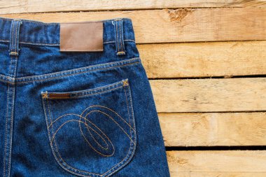 tahta arka plan ile kot