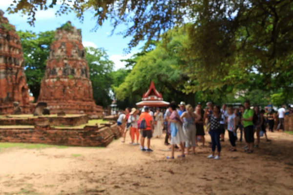 Turístico viajante borrão no parque histórico de ayutthaya — Fotografia de Stock