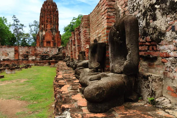 Lugar antigo no parque histórico de ayutthaya — Fotografia de Stock