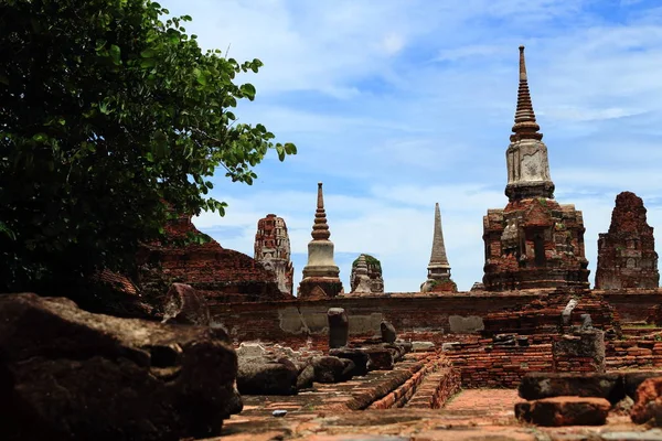 Lugar antigo no parque histórico de ayutthaya — Fotografia de Stock