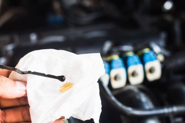  Yağ ölçer motoru kaydetmek için araç deneme