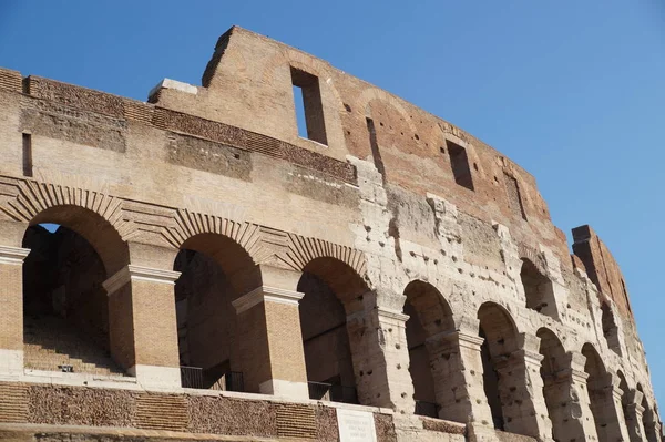 O Coliseu em Roma, Itália — Fotografia de Stock