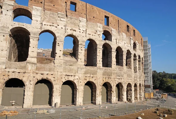 O Coliseu em Roma, Itália — Fotografia de Stock