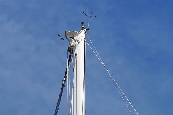 Nautical part of a yacht with cords, rigging, sail, mast, anchor, knots . — Stock Photo, Image