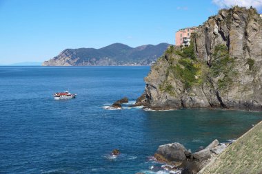 Bir sahil uçurumlar ile peyzaj