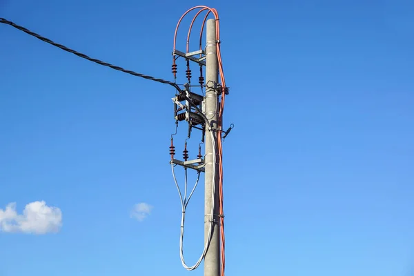 Elektrik santralinde yüksek voltajlı devre kesici. — Stok fotoğraf