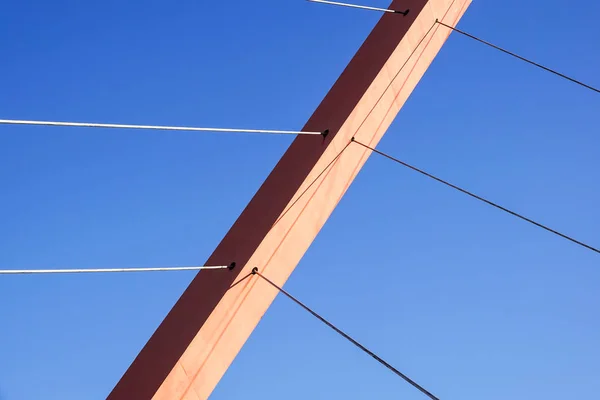 Cables and tower of the suspension bridge — Stock Photo, Image