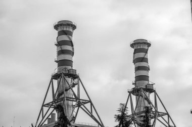 Endüstriyel kazan flues, mavi gökyüzü