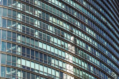 London, Büyük Britanya - 06 Nisan 2017: Canary Wharf, Londra'nın iki büyük iş bölgelerine biridir. . Mahallenin bütün Londra manzarası oluşturmak ofis binaları ile noktalı