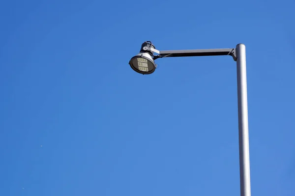Luz LED no steet com céu azul — Fotografia de Stock