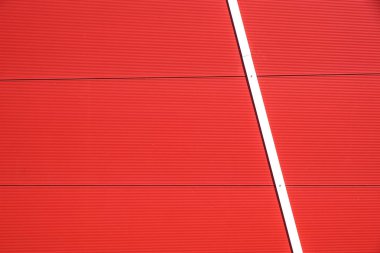 Alüminyum cephe renkli kırmızı panelleri ile ayrıntılarını