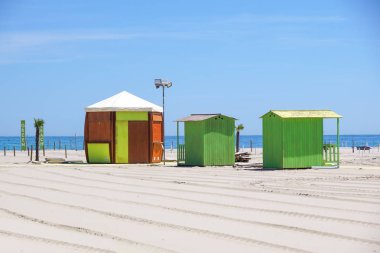 Bir plajda sahil bar. Plajda dondurma kiosk