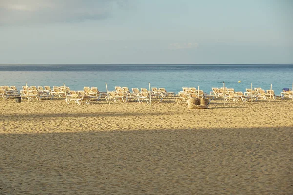 Art Beau lever de soleil sur la plage tropicale — Photo