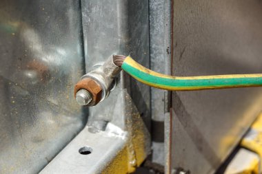 Elektrik bağlantısı ve terminaller için topraklama topraklama için Terminal bar