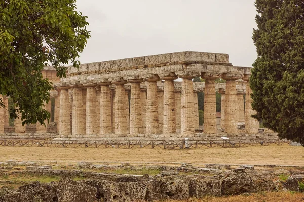 Italia, Cilento, sito archeologico di Paestum, Tempio di Atena detto anche Tempio del Cerere — Foto Stock