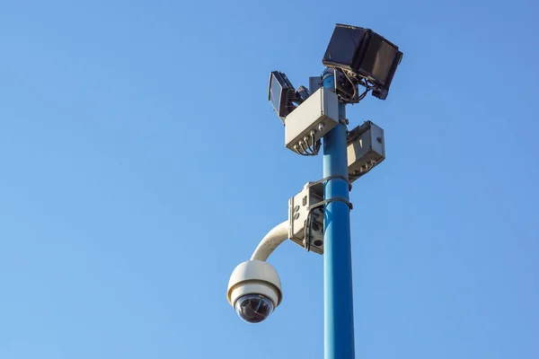 Telecamera di sicurezza rileva il movimento del traffico. — Foto Stock