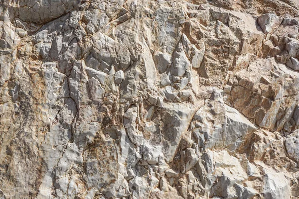 Estaca de rocha mineralizada de cobre, rejeitos de entulho, perto com profundidade de campo rasa . — Fotografia de Stock