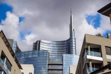 Milan, Italya-05 Ekim 2017: Unicredit banka cam gökdelen kuleleri 05 Ekim 2017 Milan, Italya