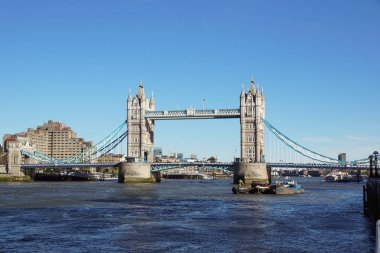Londra, Birleşik Krallık-Nisan 09: Tower Bridge Londra 'da 09 Nisan 2017. Bascule Tower Bridge Over Thames Nehri Londra, Birleşik Krallık
