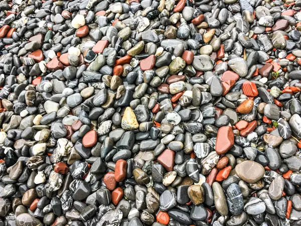 Pebbles molhados no oceano de praia, Maine, EUA — Fotografia de Stock