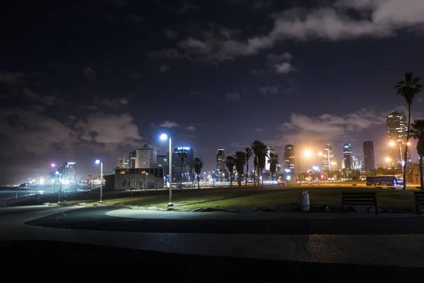 Akşam Tel Aviv'de