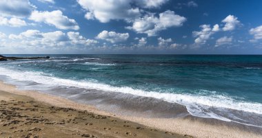 Akdeniz 'de dalgalar