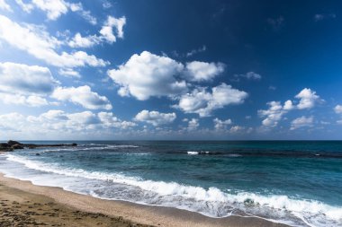 Köpüklü sörf dalgası