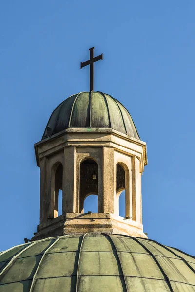 Krzyż prawosławny na kopułę Kościoła — Zdjęcie stockowe