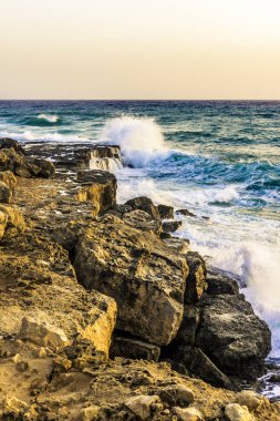 Dalgalar deniz kıyı buzlu kırma