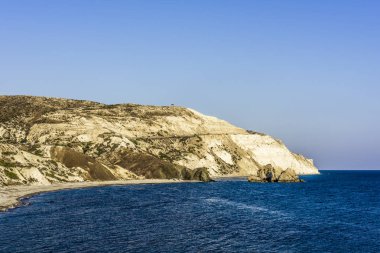 Rocky Yarımadası mavi lagün kenarında