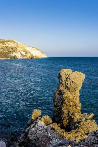 Blue Bay kenarındaki taş parmak