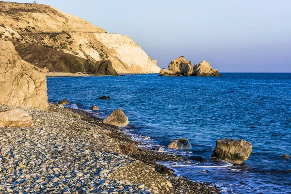 Los Últimos Rayos Del Sol Poniente Teñían Las Montañas Rojas — Foto de Stock