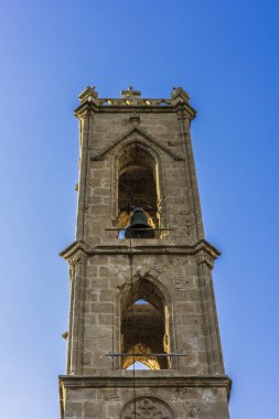 Çan kulesi eski Ortodoks Rum Kilisesi bir dağ köyünde Kıbrıs Adası.