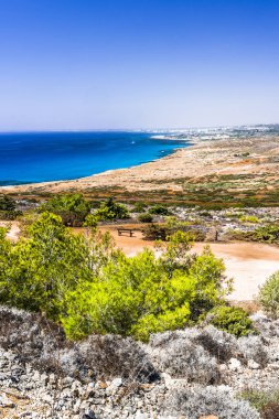 En yüksek noktası Cape Greco Kıbrıs adasında Akdeniz kıyısında doğal manzaralarını sunmaktadır..
