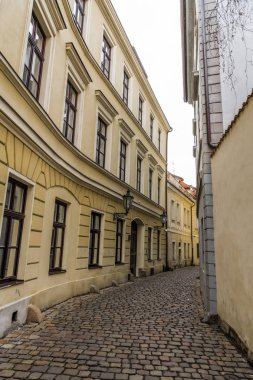 Eski çeyrek Prag sokaklarında taş ile kaplıdır.