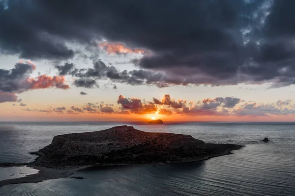 Últimos Raios Sol Poente Iluminam Península Balos Ponta Ocidental Creta — Fotografia de Stock