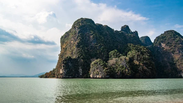 Malé Skalnaté Ostrovy Zátoce Phang Nga Blízkosti Ostrova Phuket Jihu — Stock fotografie