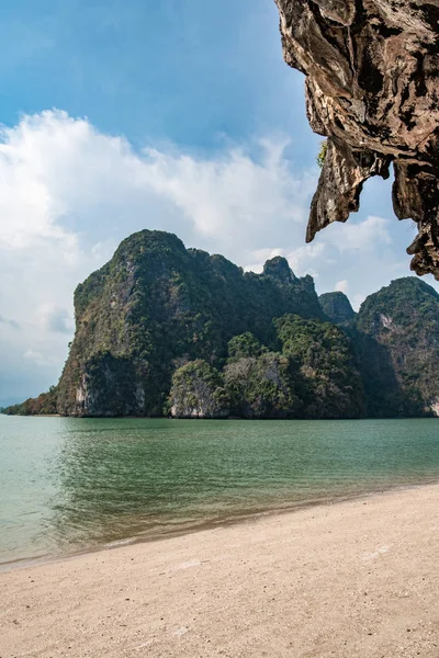 Tayland Güneyindeki Phuket Adası Yakınlarındaki Phang Nga Körfezi Ndeki Küçük — Stok fotoğraf