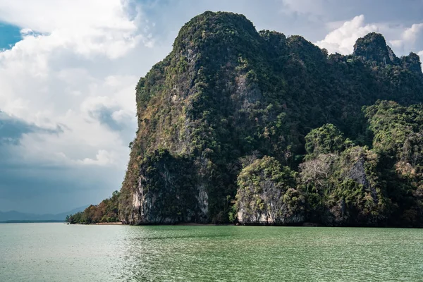 Tayland Güneyindeki Phuket Adası Yakınlarındaki Phang Nga Körfezi Ndeki Küçük — Stok fotoğraf