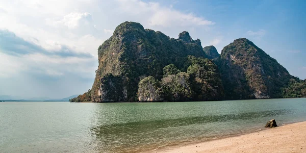 Pequeñas Islas Rocosas Bahía Phang Nga Cerca Isla Phuket Sur — Foto de Stock