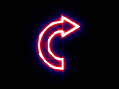 Siyah arka plan üzerinde parlayan ok. Dijital illüstrasyon.