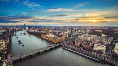 Londra, İngiltere - Londra, Big Ben, Parlamento, Westminster Bridge, Lambeth köprü kuş uçan ile gün batımında ile havadan görünümü