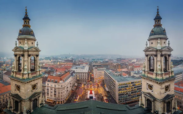 Budapest, Magyarország - Stephens bazilika Szent aka Szent István Bazilika, a télen tetejétől Budapest panorámás látképe megtekintése — Stock Fotó
