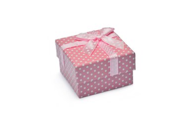 Pembe noktalı mini hediye-beyaz arka plan üzerinde izole şerit kutusuyla